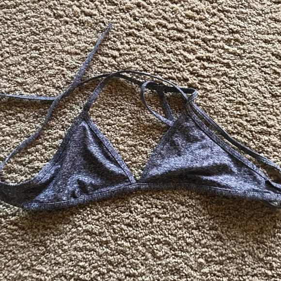 Jolyn Triangle Top - Picture 2 of 5